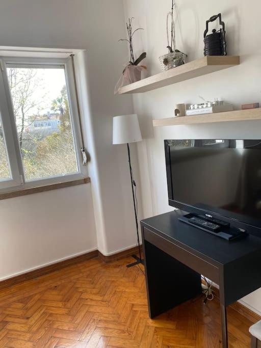 A Lovely Flat In Heart Of Campo De Ourique Lisboa